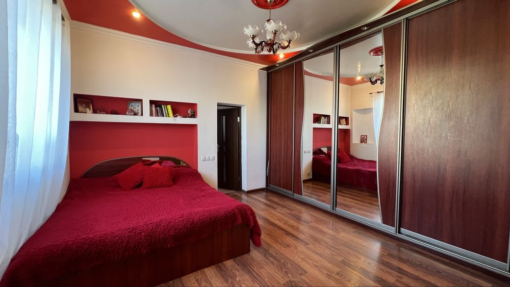 Продається будинок у центрі міста Стрий