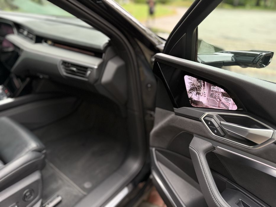 Audi E-Tron S Sportback (S line)