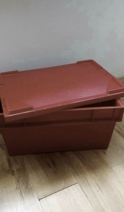 Pojemniki magazynowe.