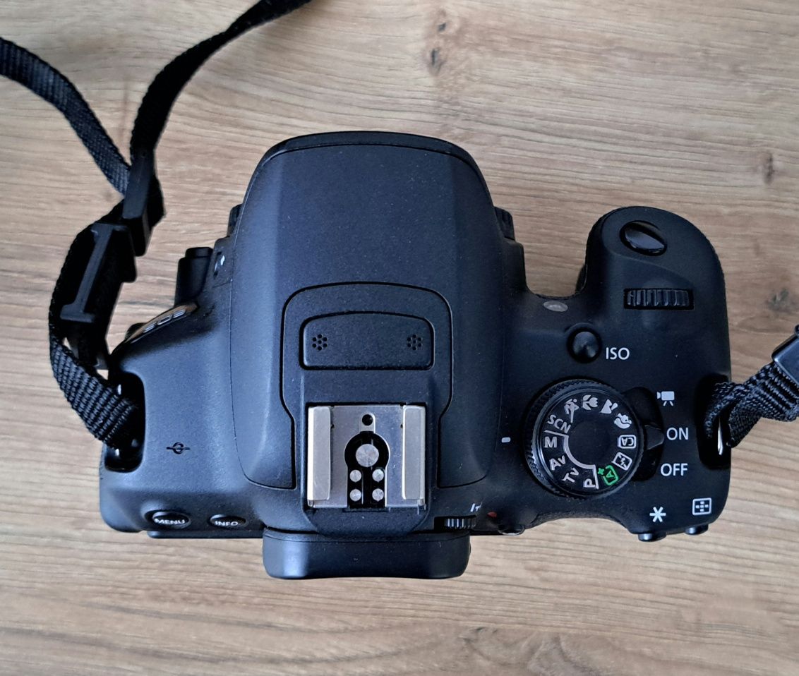 Canon Eos 700D z dodatkami + grip