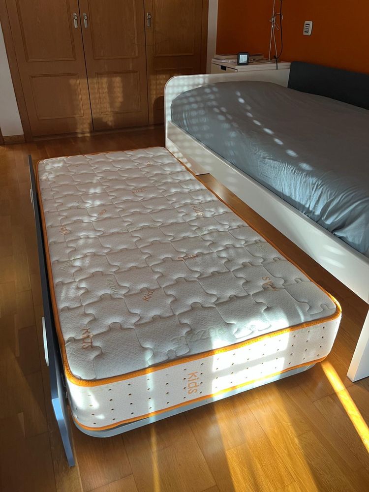 Cama de Solteiro elevatória Dupla Boas Condicões