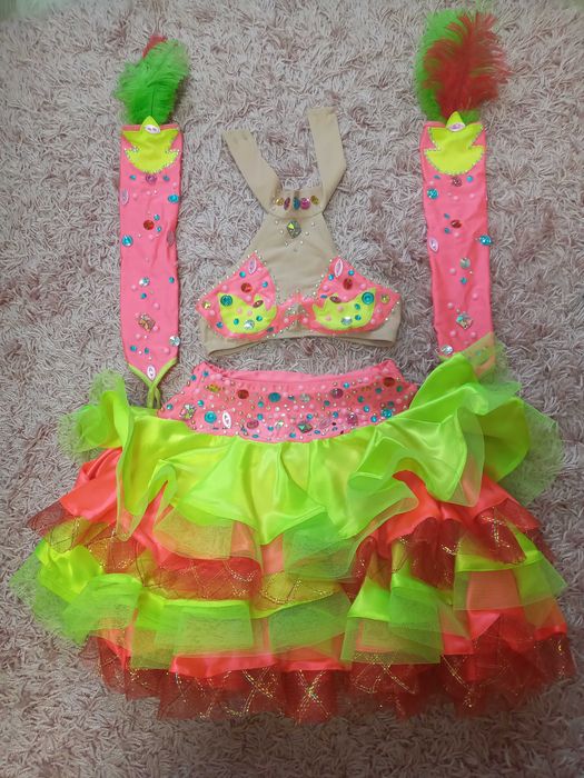 Карнавальний костюм для виступів або на новий рік