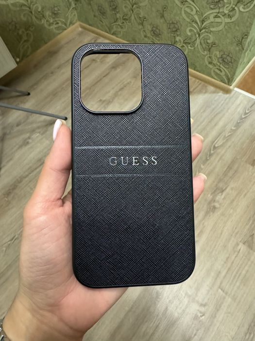 Чехол на iPhone 14 pro Guess
