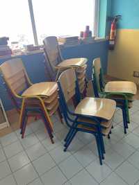 Cadeiras de escola