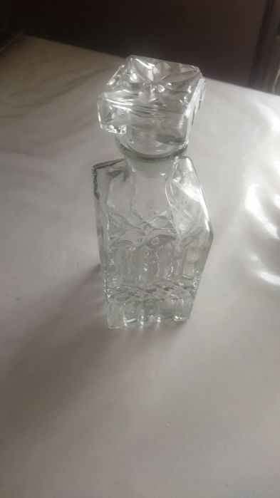 Хрустальна пляшка