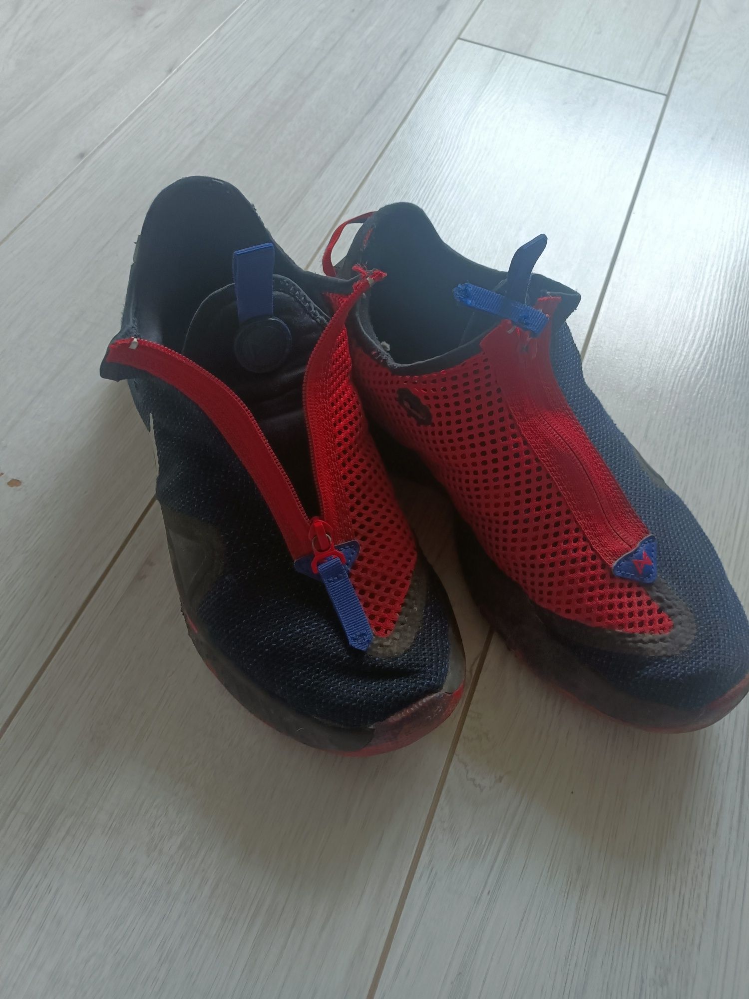 Nike Paul George 4 do koszykówki czarno czerwone 44