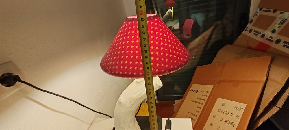 Candeeiro feito de ramo de árvore