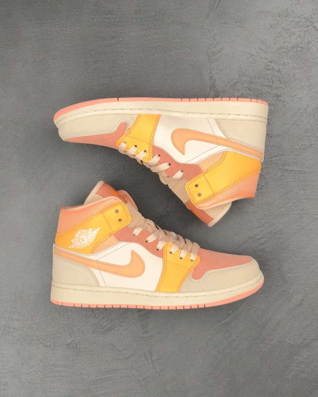 Кросівки Air Jordan 1 Mid 'Apricot'