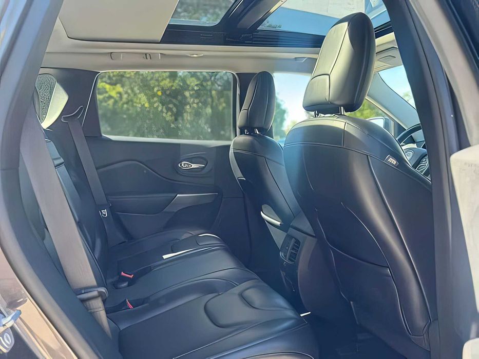 Jeep Cherokee      2019