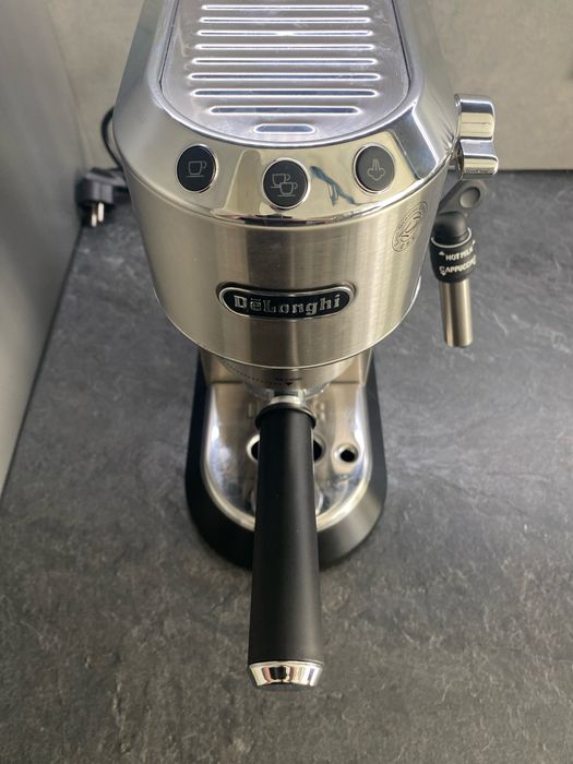 Кавоварка ріжкова Delonghi EC 685.M