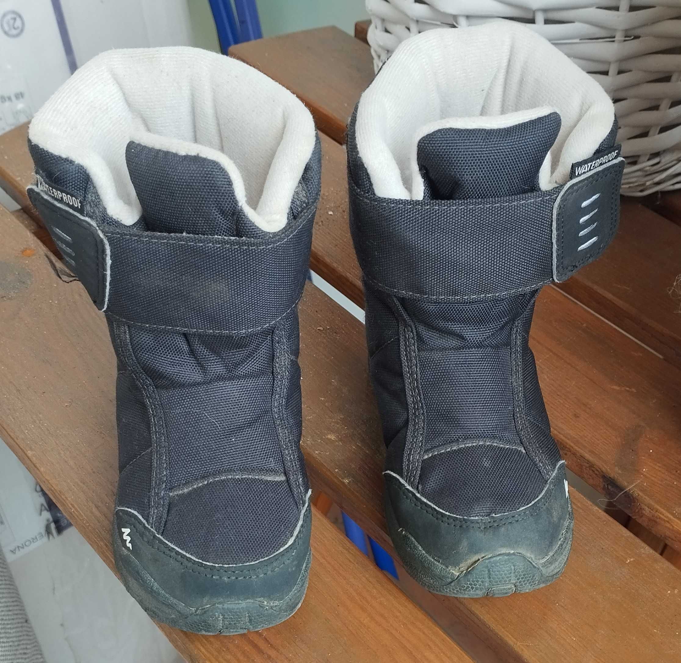 Decatlon, Quechua, waterproof essensole, buty zimowe dziecko rozm. 25