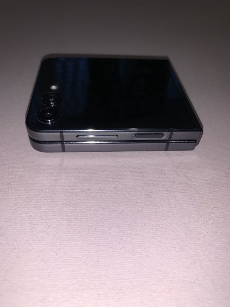 Samsung Galaxy Z Flip5