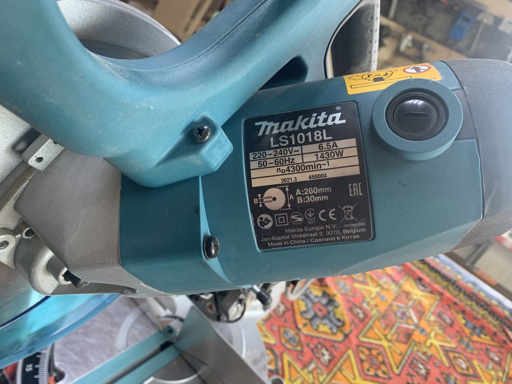 Торцовочна пила Makita 1018LN
