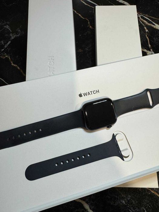 Продам годинник apple watch 8 45mm