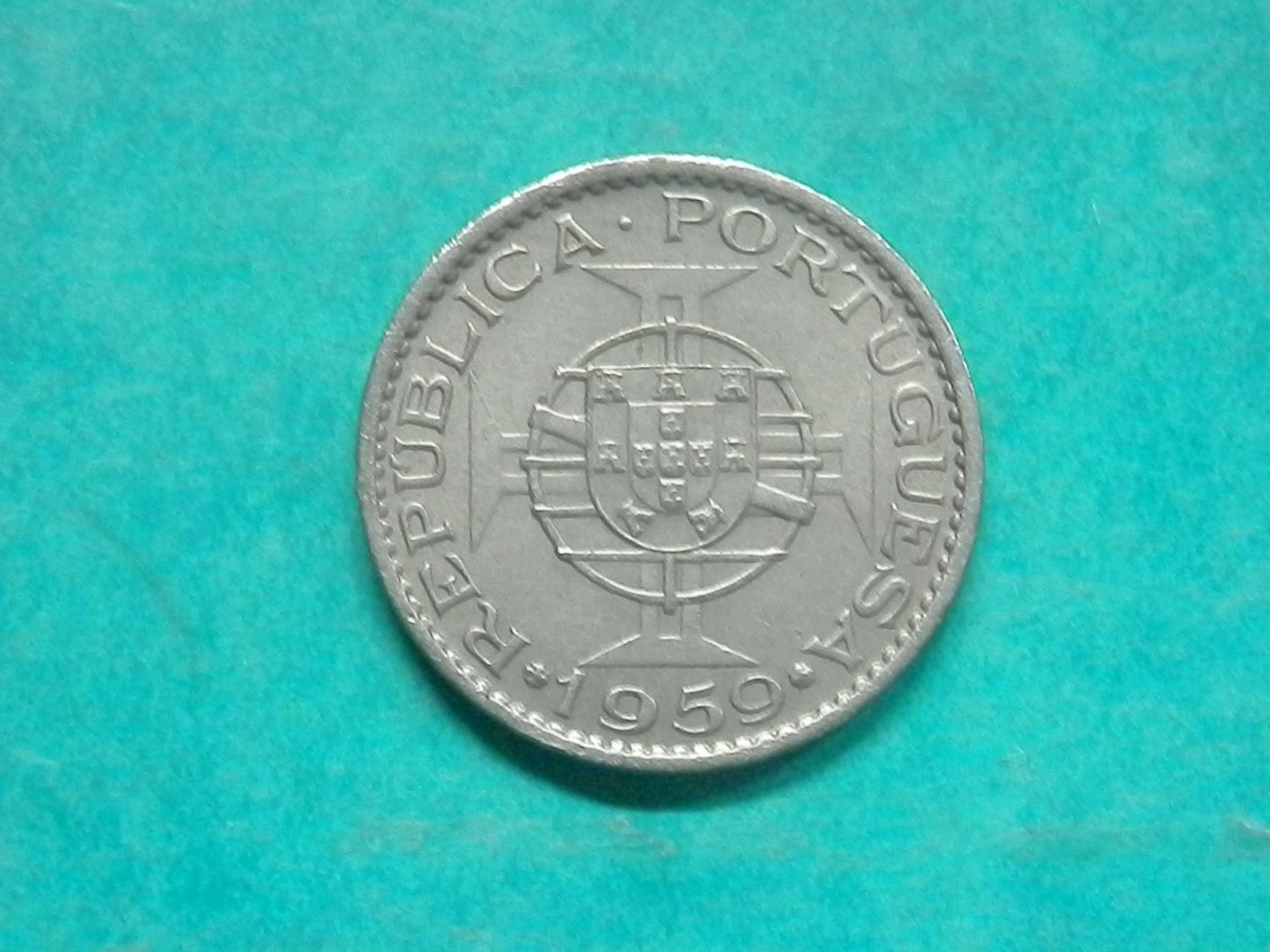 923 - Índia: $60 centavos 1959 alpaca, por 8,00