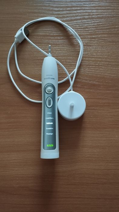 Електрична зубна щітка Philips Sonicare HX6960