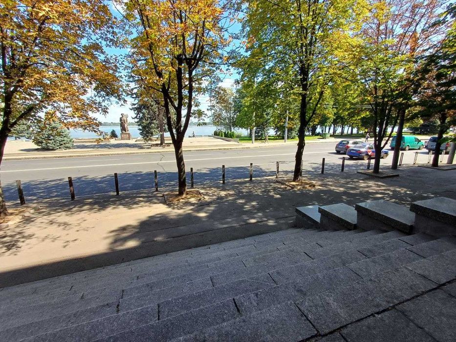 Продам 4-5 этаж нежилого помещения на Сичеславской набережной