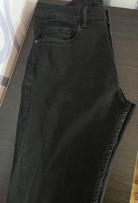 Класні чорні джинси zara