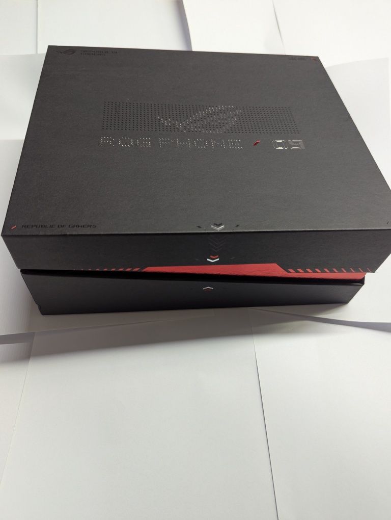 Смартфон Asus ROG Phone 9 Pro (AI2501) 16/512GB