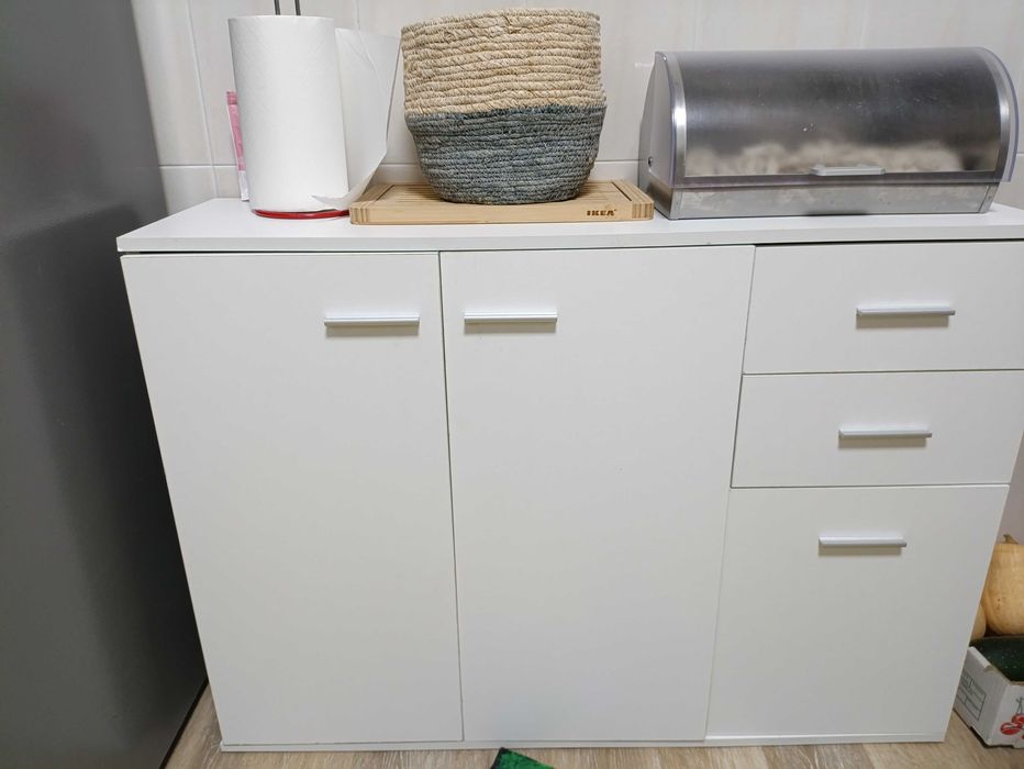 Móvel branco arrumação