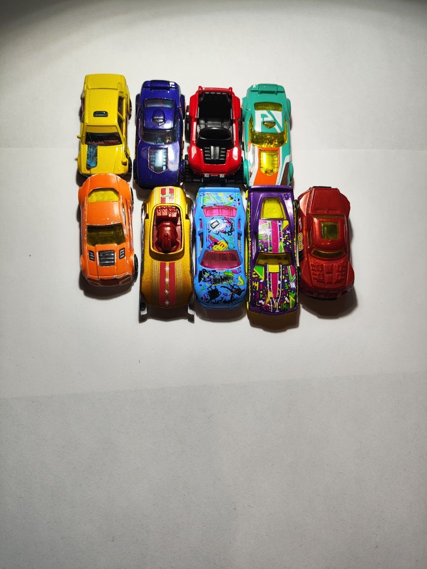 Samochody Hotwheels 9 sztuk