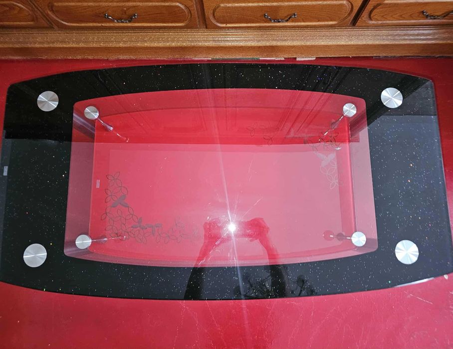 Stolik kawowy ze szklanym blatem