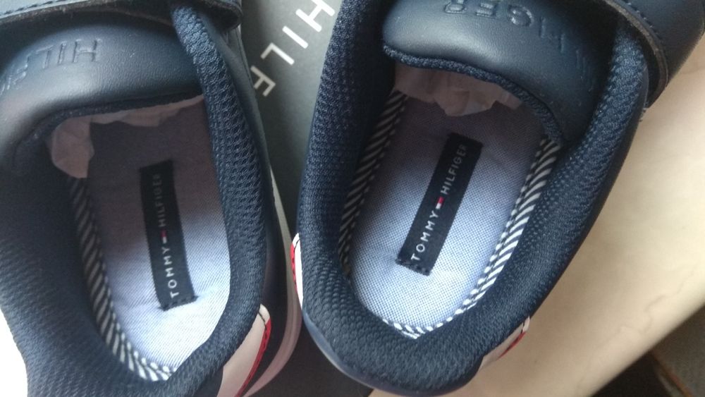 Кроссовки новые .Кроссовки новые