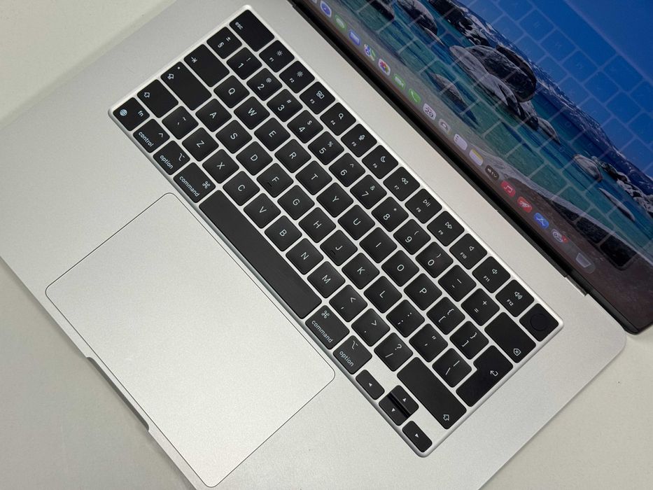 MacBook Air 15 2023 M2 100% Kondycji 8/256GB Silver GWARANCJA