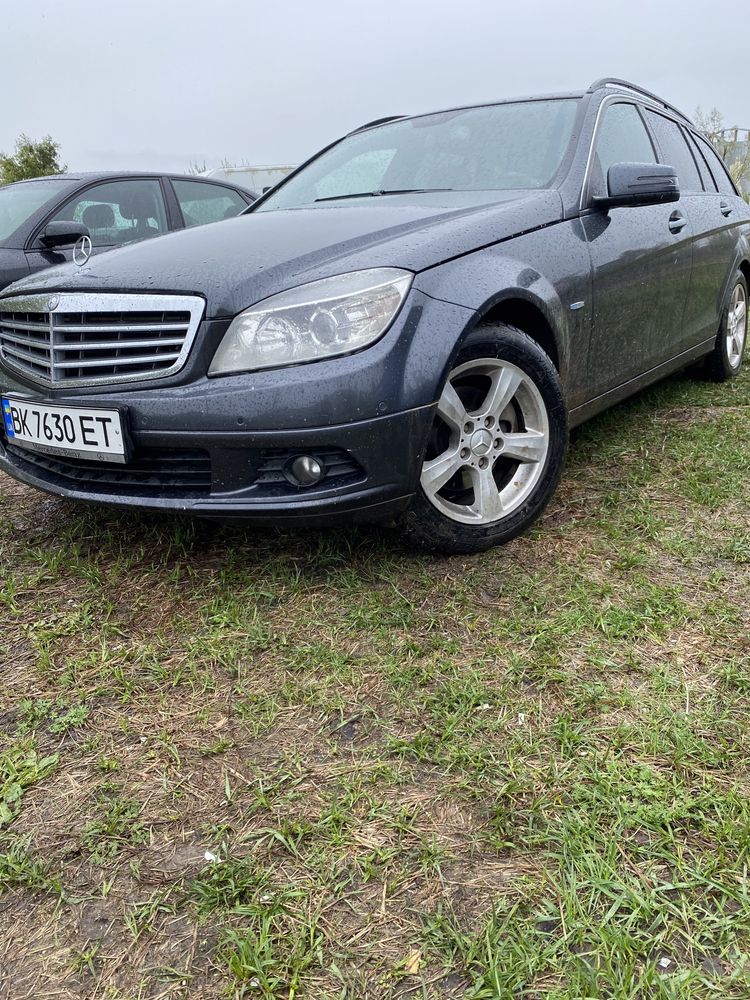 Mercedes-Benz C220