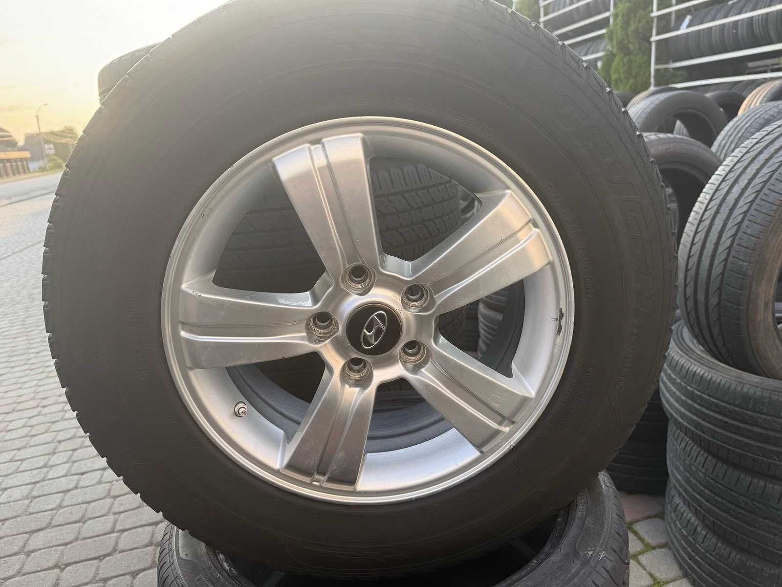 Оригінальні диски R16 5*114.3 6J ET40 DIA67.1 з шинами 215/70/16 KUMHO