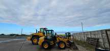Wynajem ładowarki cat 908 z widłami