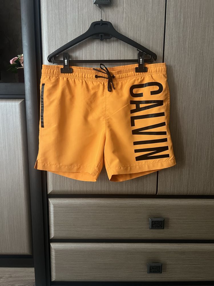 Чоловічі оригінальні шорти Calvin Klein S розмір