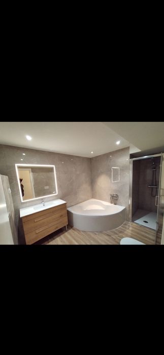 Quarto duplo  c/ TV a 1 minuto da estação comboio Queluz