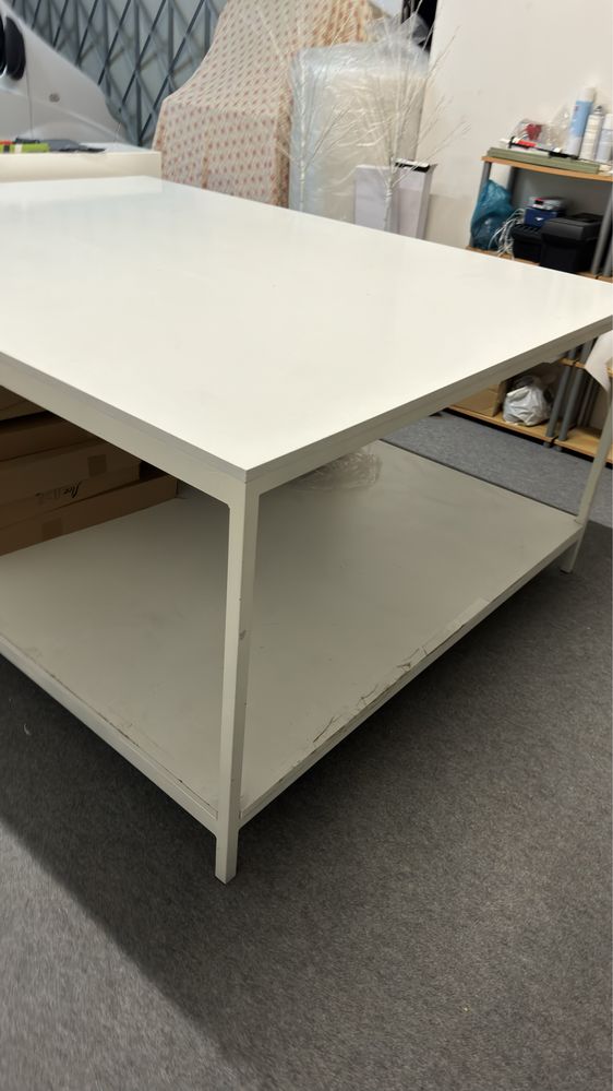 Mesa de trabalho grande