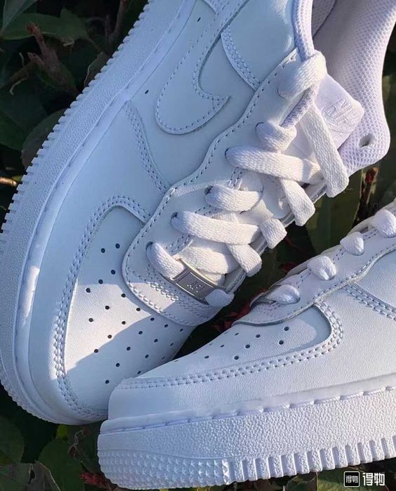 Buty meskie Mokasyny Nike_Air_Force_1_Low_White_R.37.5
