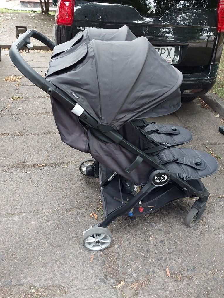 Wózek dla bliźniąt Baby Jogger City Tour 2 Double czarny