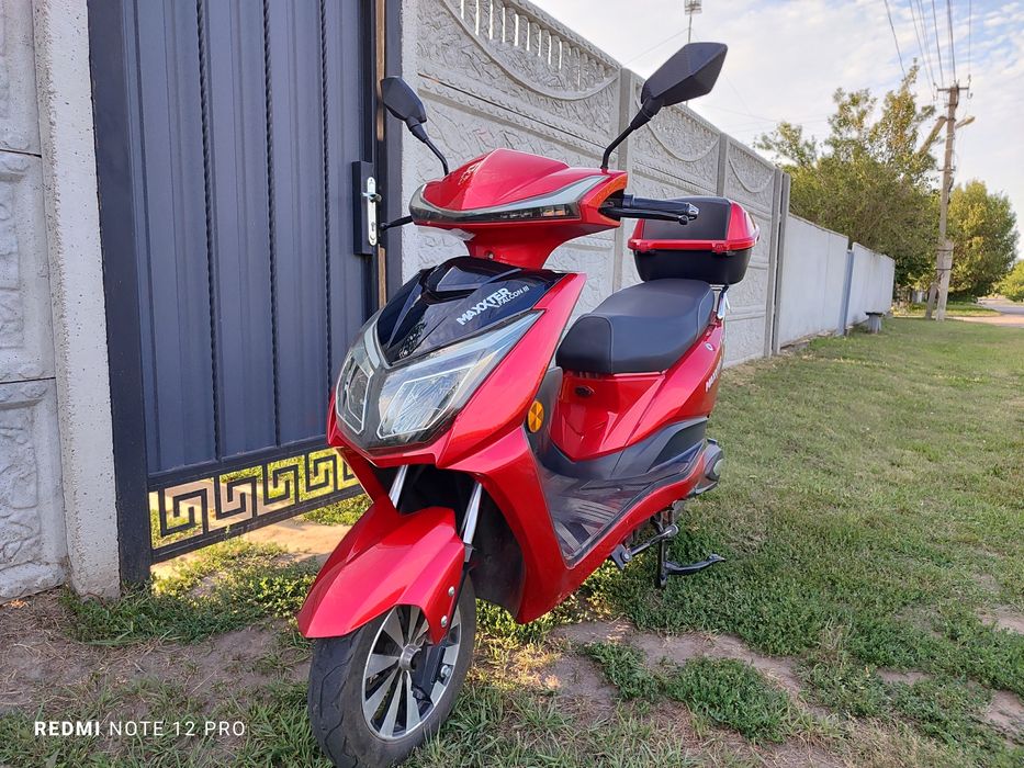 Електроскутер Maxxter falcon lll