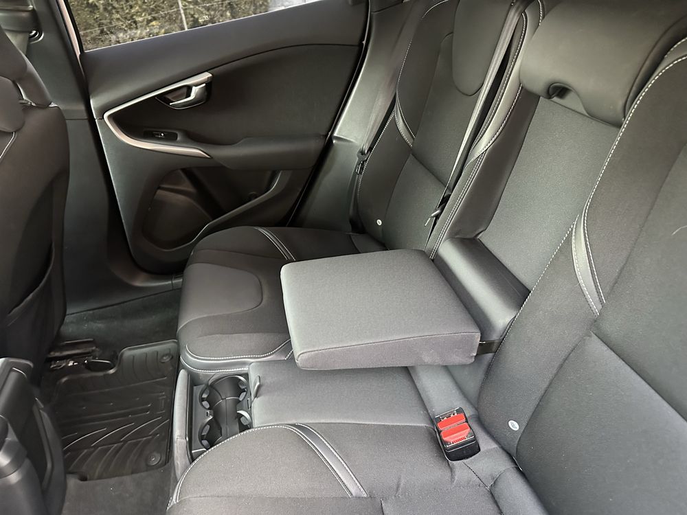 Volvo v40 D3 2.0d 150km 2016 automat full led bezwypadkowy półskóry