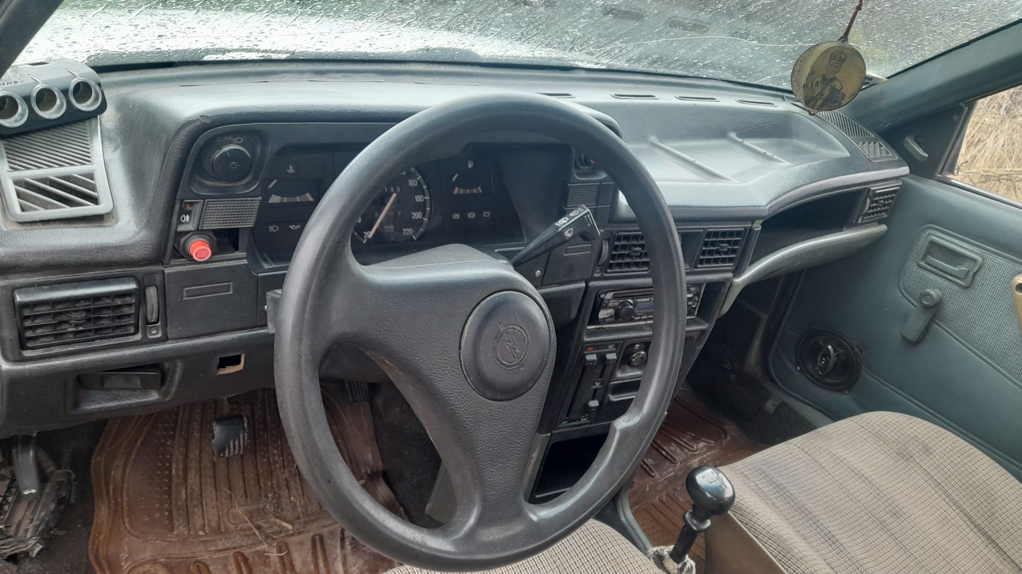 Капот OPEL KADETT CARAVAN 86 р. 1.6 дизель