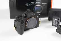 SONY  A7 IV R Body