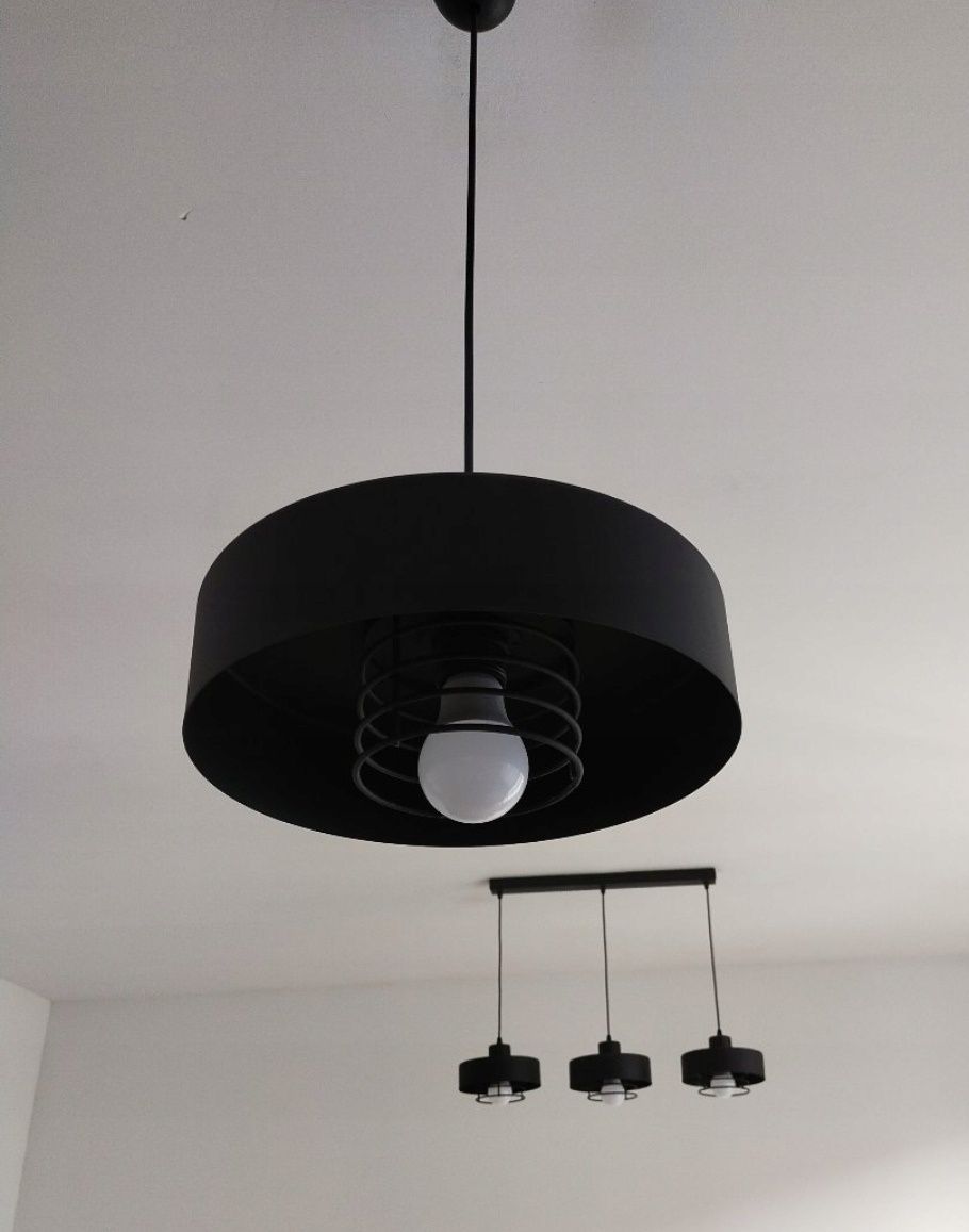 Sprzedam dwie lampy do salonu jedna potrójna i jedna pojedyncza