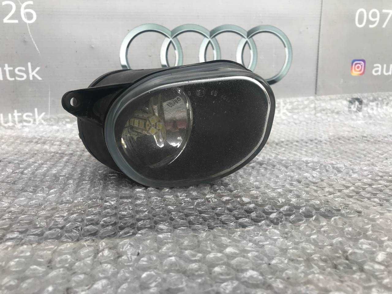 Туманка права Audi A6 C5 Allroad 4Z7941700 ПТФ проти туманна фара