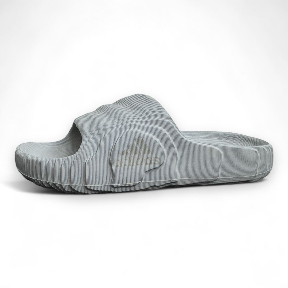 Шлепанцы adidas  Adilette р35-40
