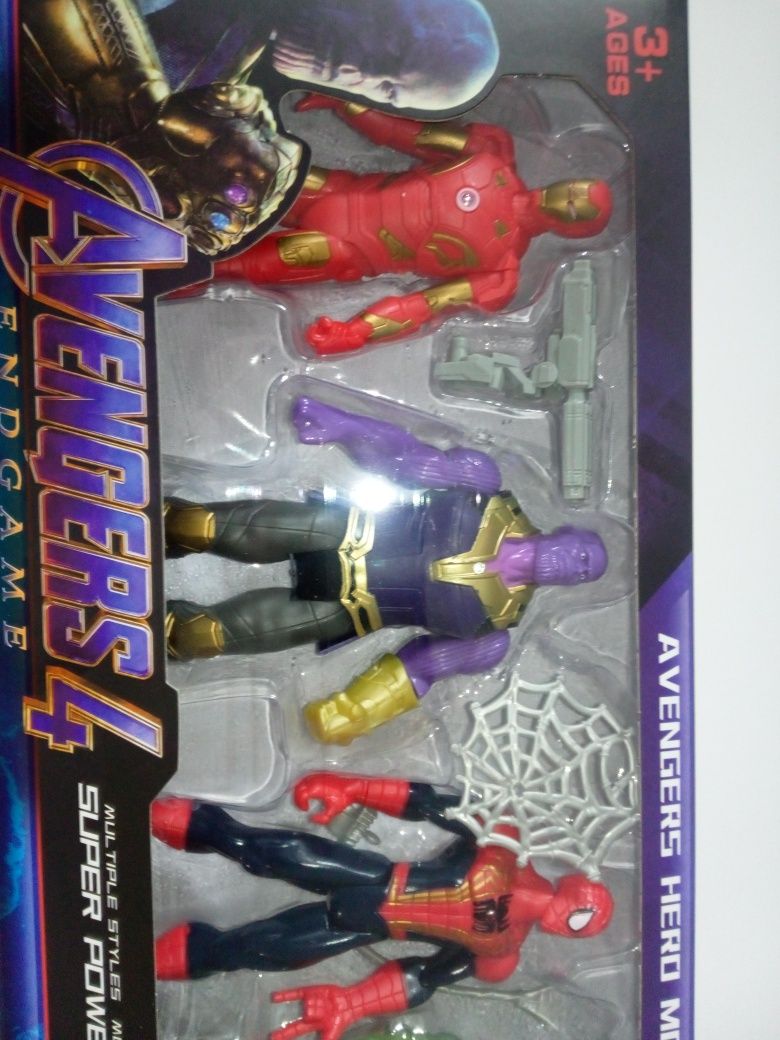 5 FIGUREK AVENGERS Thanos Spiderman Iron Man Hulk