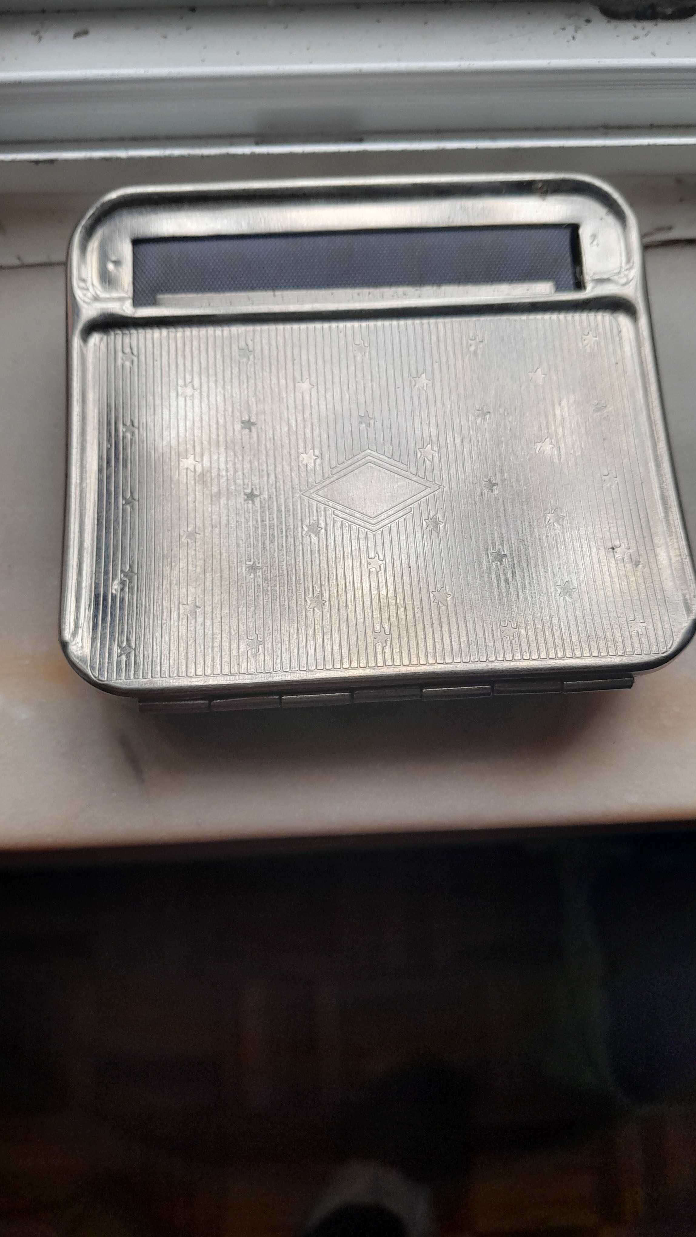Vendo maquina antiga de metal,para enrolar cigarros.