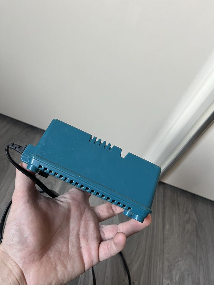 Зарядний пристрій Makita DC9700 7.2-9.6v