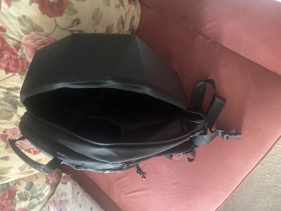 Sprzedam plecak z oczami