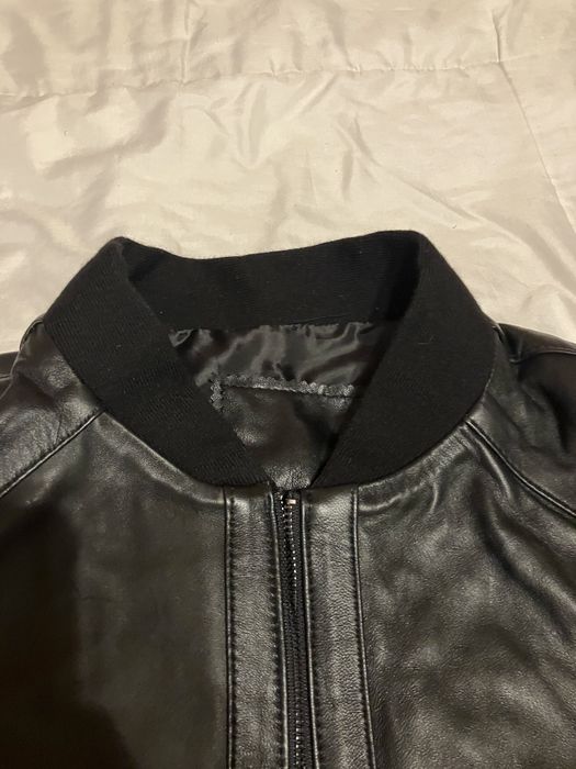 Мужской кожаный бомбер