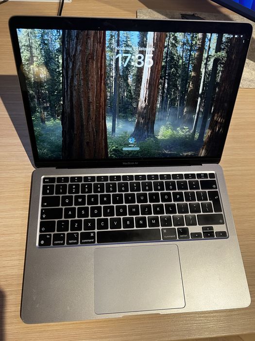 MacBook Air 13” M1 • 8GB • Stan bardzo dobry