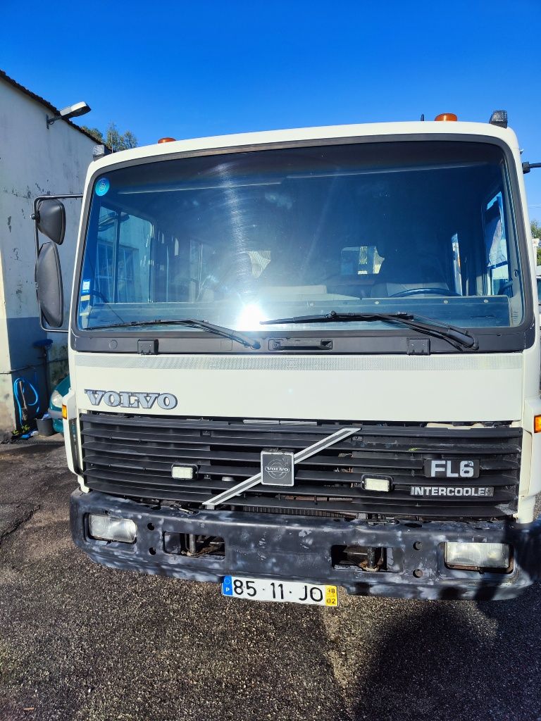 Volvo FL6 com Grua HIAB e Bascula